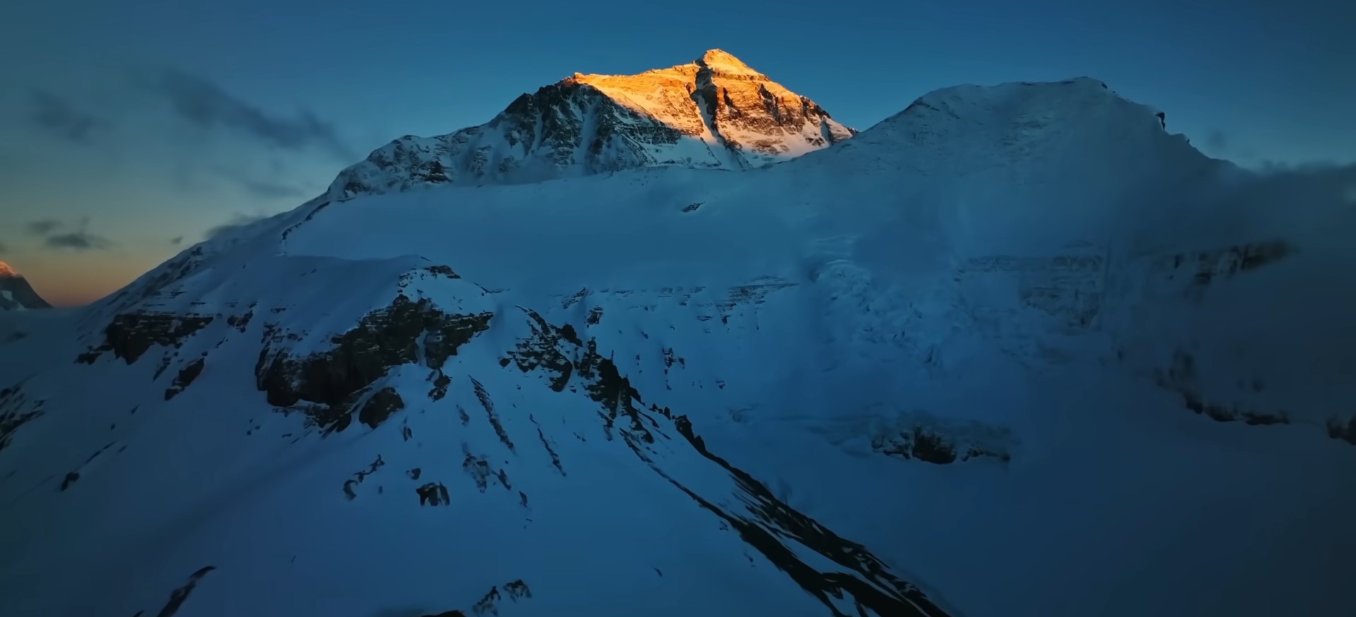 DJI mt. Everest Golden hour1661860016.jpg